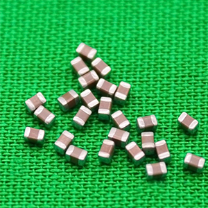 貼片電容缺貨，用坦電容來(lái)填補(bǔ)可以嗎？