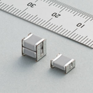 帶底座且雙層的村田貼片電容是啥？